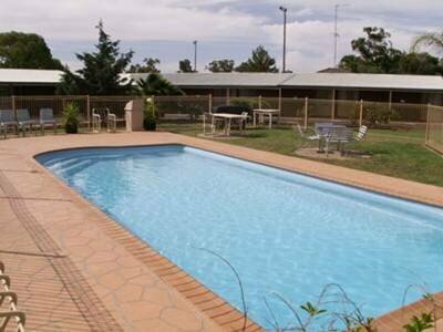 Гостиница Parkview Motor Inn Parkes в Парксе
