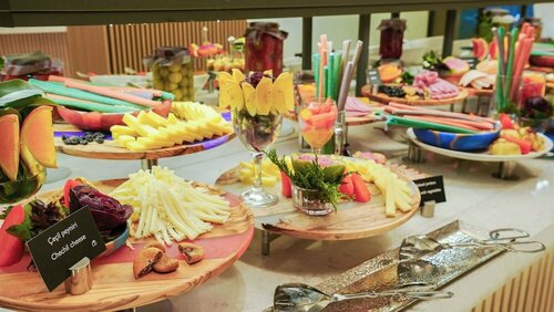 Гостиница Radisson Hotel Istanbul Merter в Гюнгерене