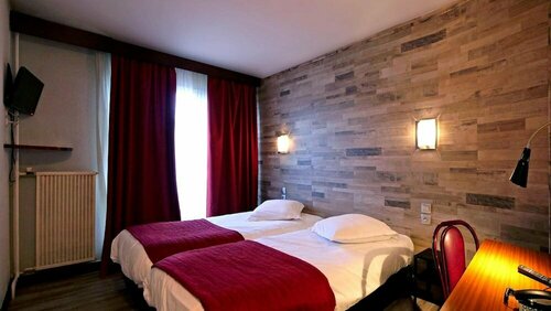 Гостиница Hotel Le Vert Galant в Ливри-Гаргане