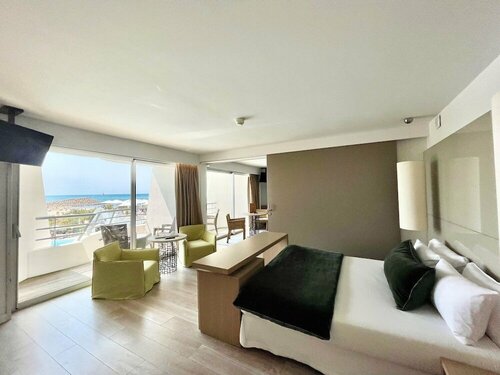 Гостиница Thalasso Hotel Les Coralines в Ла-Гран-Мот