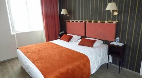 Гостиница Logis Au Grand Hôtel в Майене