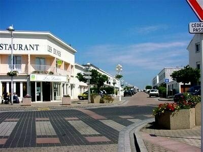 Гостиница Hotel Les Dunes в Кале
