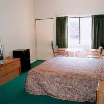 Гостиница Hyland Inn Long Beach в Лонг-Бич