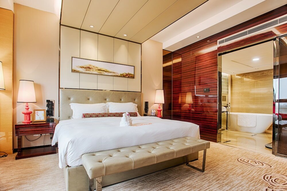 Фото Vaya International Hotel