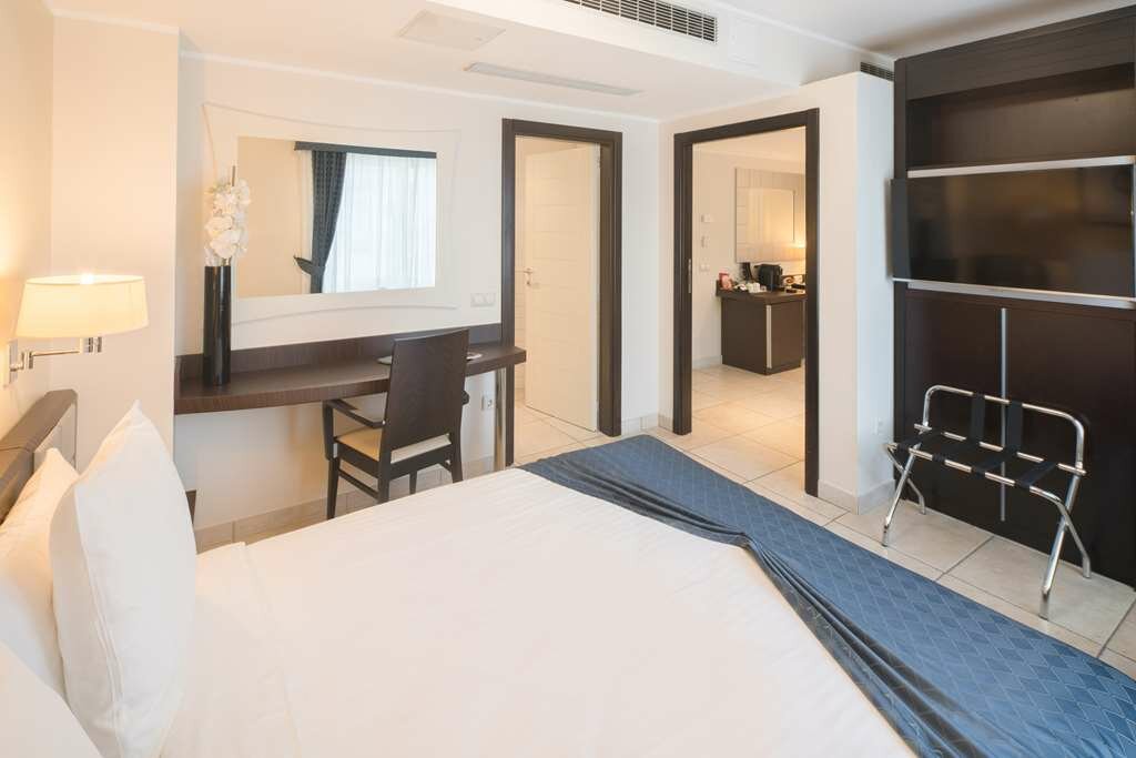 Фото Best Western Plus Grand Hotel Victor Hugo