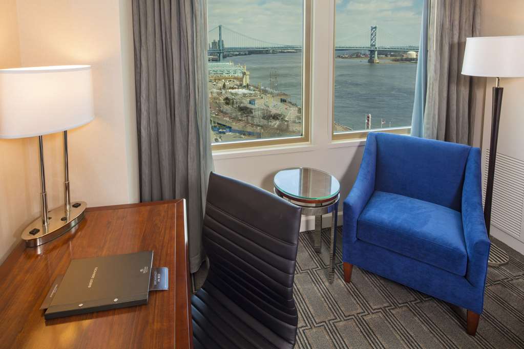 Фото Hilton Philadelphia at Penn's Landing