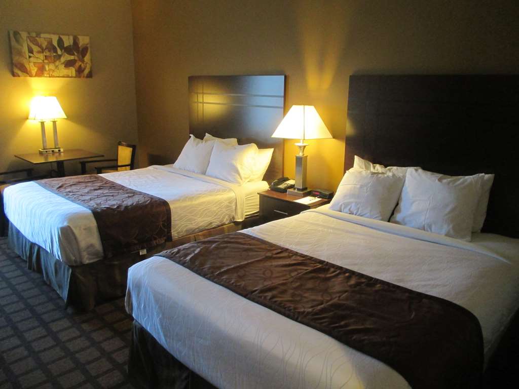 Фото Best Western Plaza Hotel Saugatuck