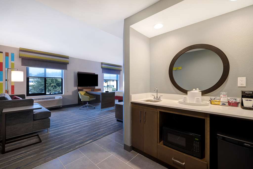 Фото Hampton Inn & Suites Marina