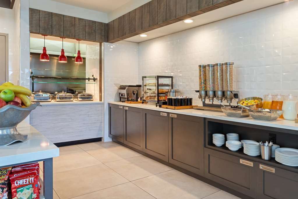 Фото Hilton Garden Inn Chesterton