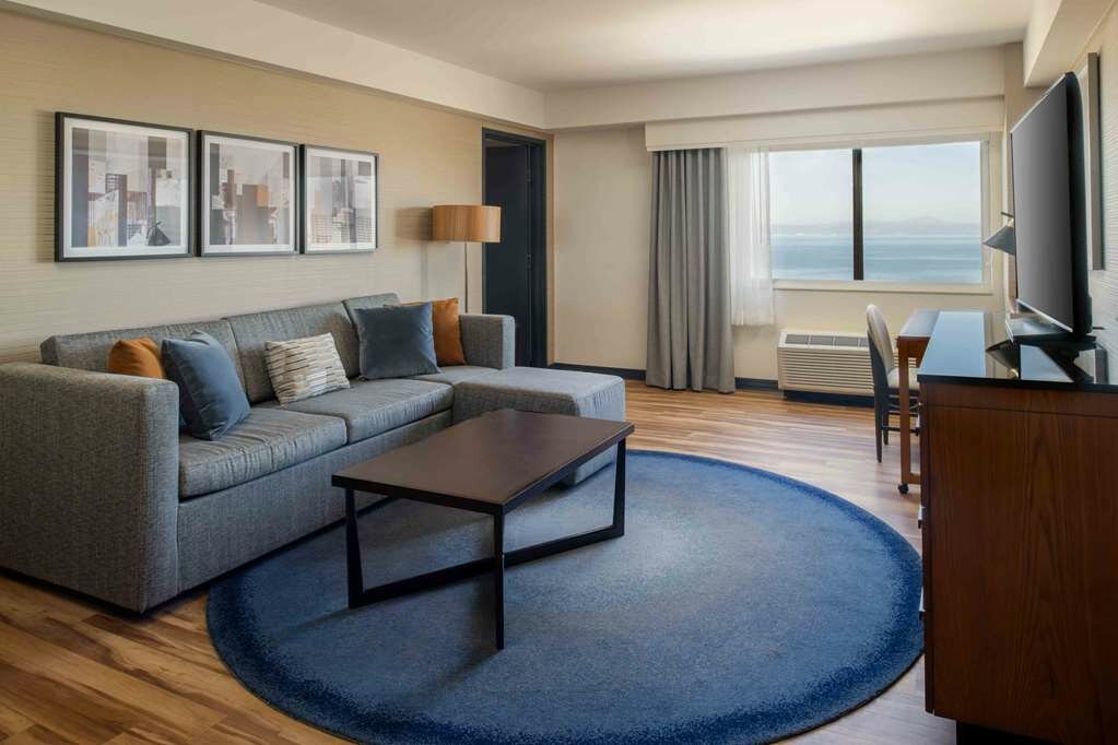 Фото Doubletree Hotel San Francisco Airport