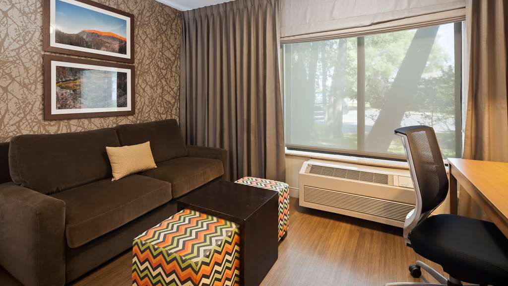 Фото Best Western Plus Cottontree Inn