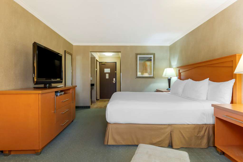 Фото Best Western Davison Inn