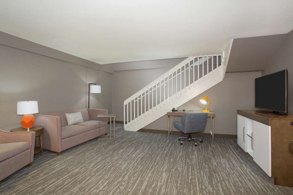Фото Hampton Inn & Suites Denver-Downtown