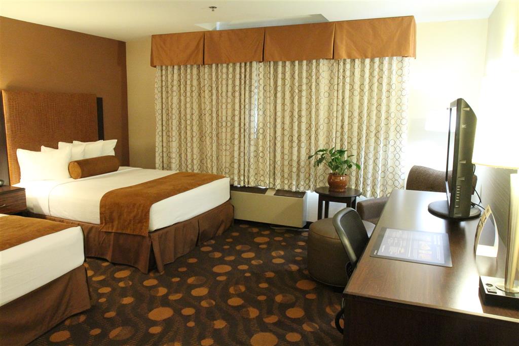 Фото Best Western Plus Suites Hotel Coronado Island