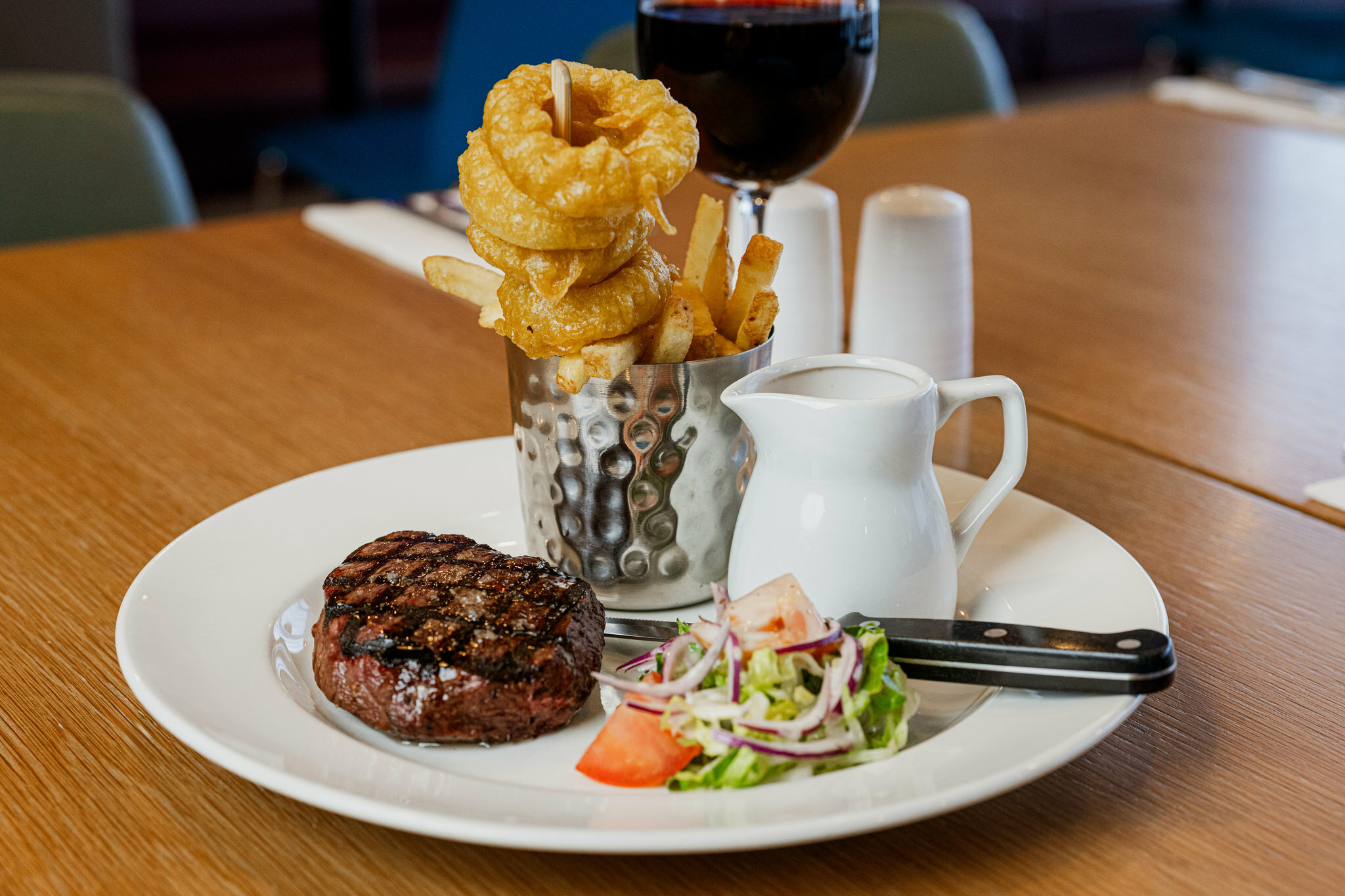 Фото Holiday Inn Express Aberdeen Airport