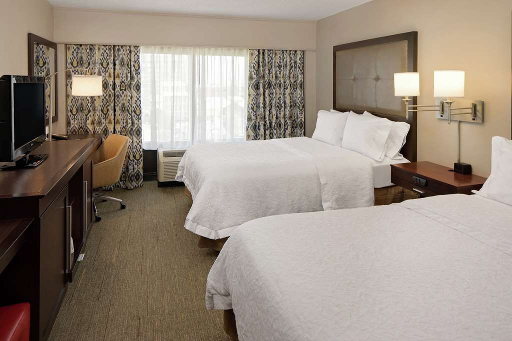 Фото Hampton Inn Louisville Downtown