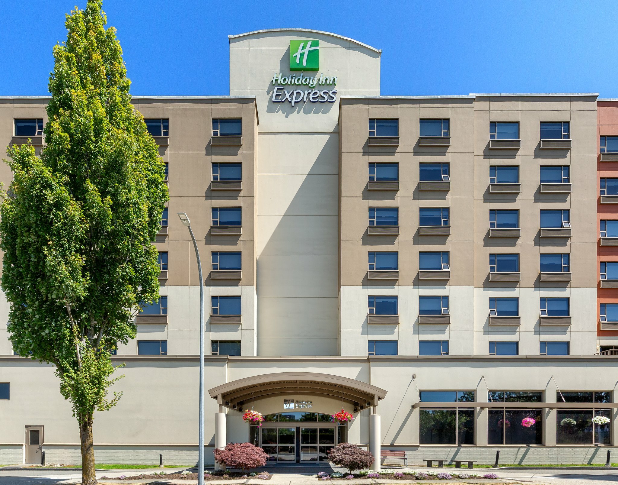 Фото Holiday Inn Express Vancouver Airport Richmond