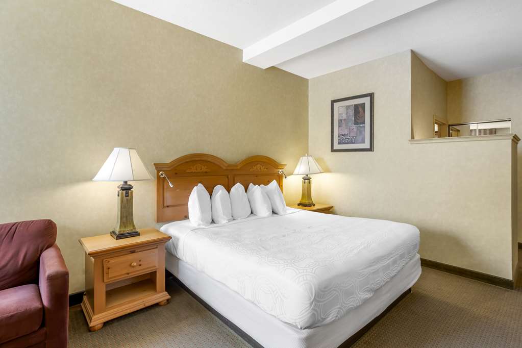 Фото Best Western Plus Revere Inn & Suites