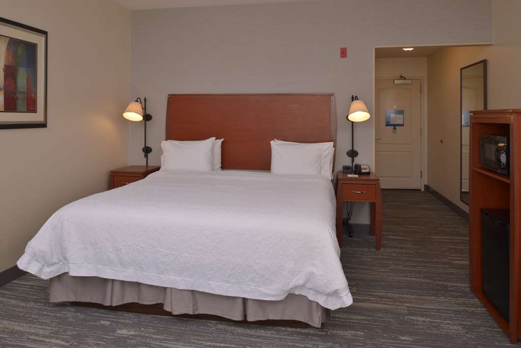 Фото Hampton Inn & Suites Bakersfield North-Airport
