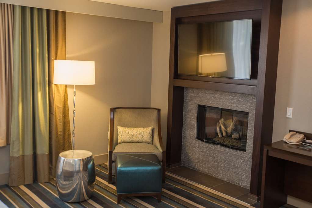 Фото Hilton Garden Inn Los Angeles Montebello