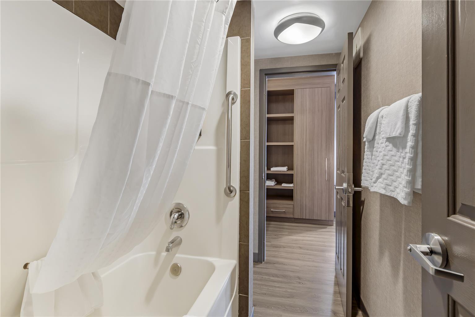 Фото Best Western Plus West Edmonton