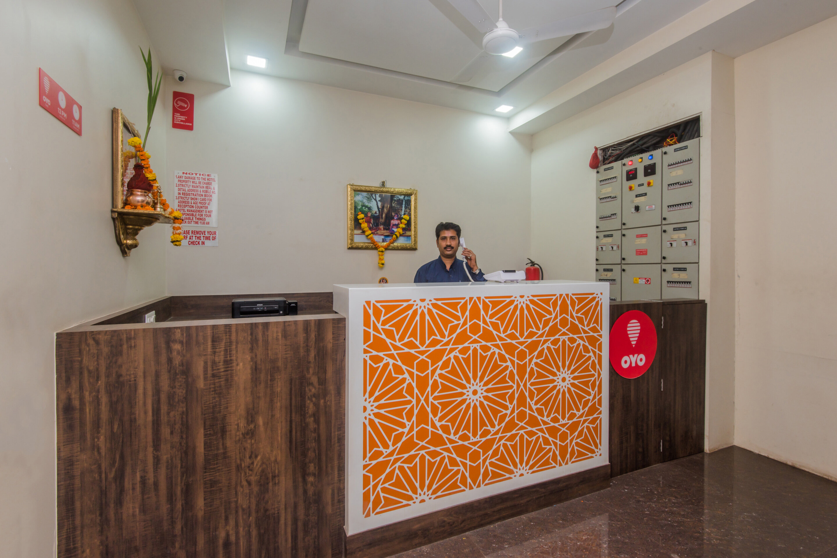 Фото Oyo 10650 Hotel Lotus Residency