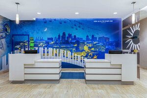 Гостиница La Quinta Inn & Suites by Wyndham Kansas City Beacon Hill