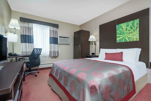 Гостиница Ramada by Wyndham Minneapolis Golden Valley