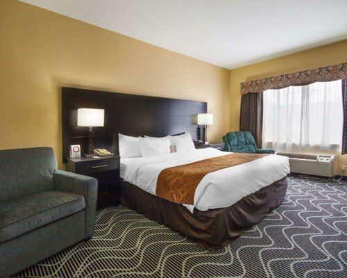 Гостиница Comfort Suites Lake Ray Hubbard в Далласе