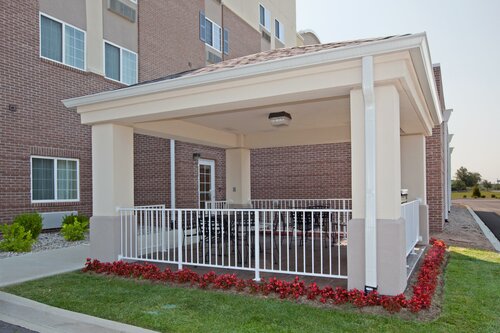 Гостиница Candlewood Suites Louisville North, an Ihg Hotel в Кларксвилле