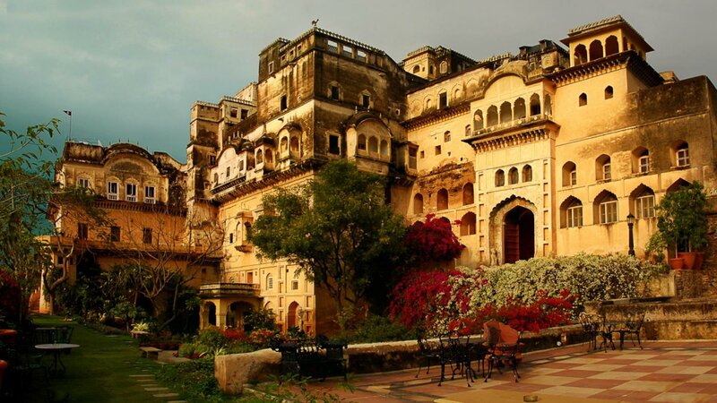 Гостиница Neemrana Fort-Palace