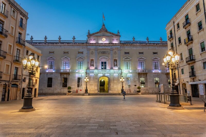 Гостиница Hostal Forum Tarragona в Таррагоне