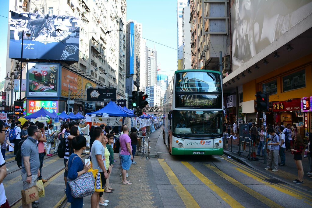 Public transport stop Yee Wo Street, Hong Kong, photo