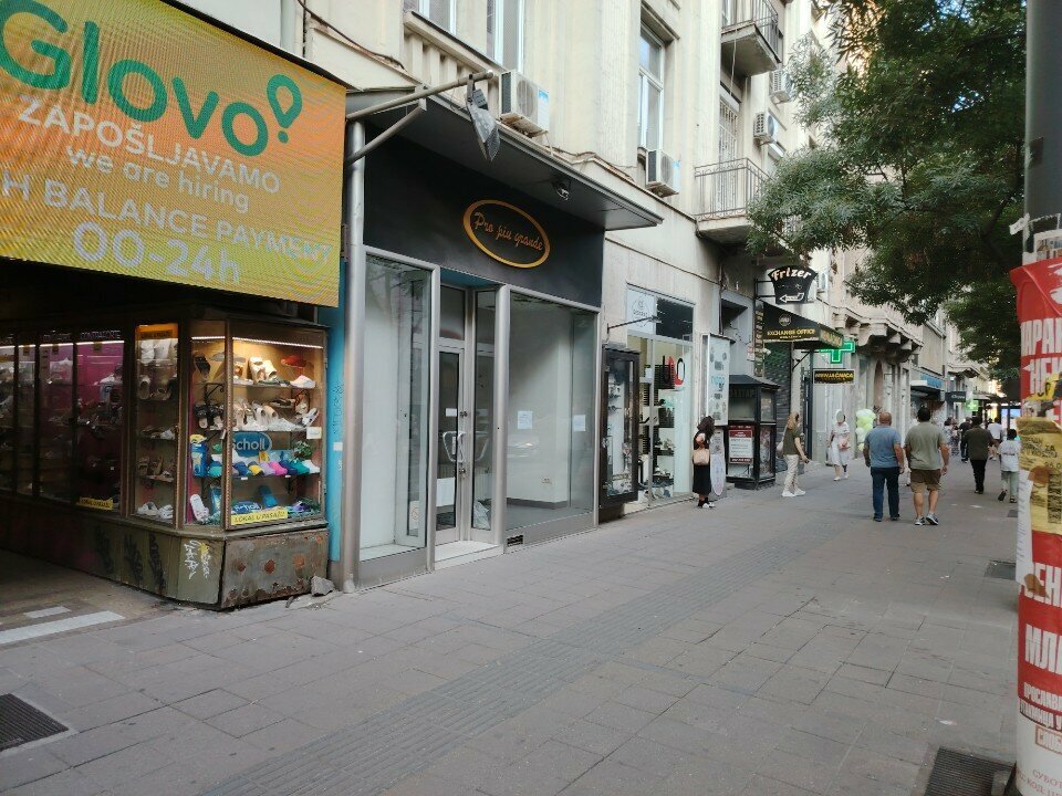 Shoe store Uno, Belgrade, photo