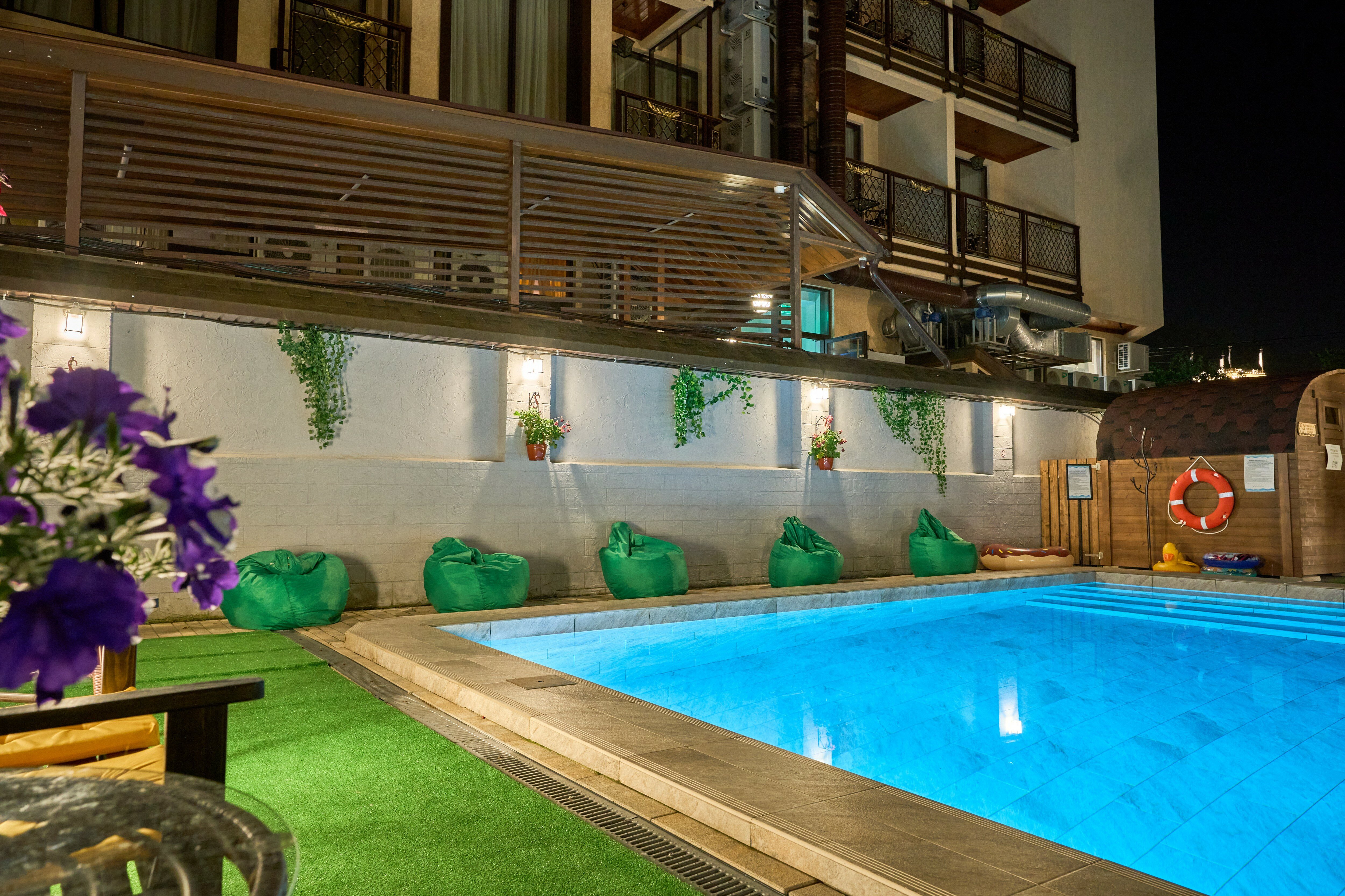 Фото отеля 2