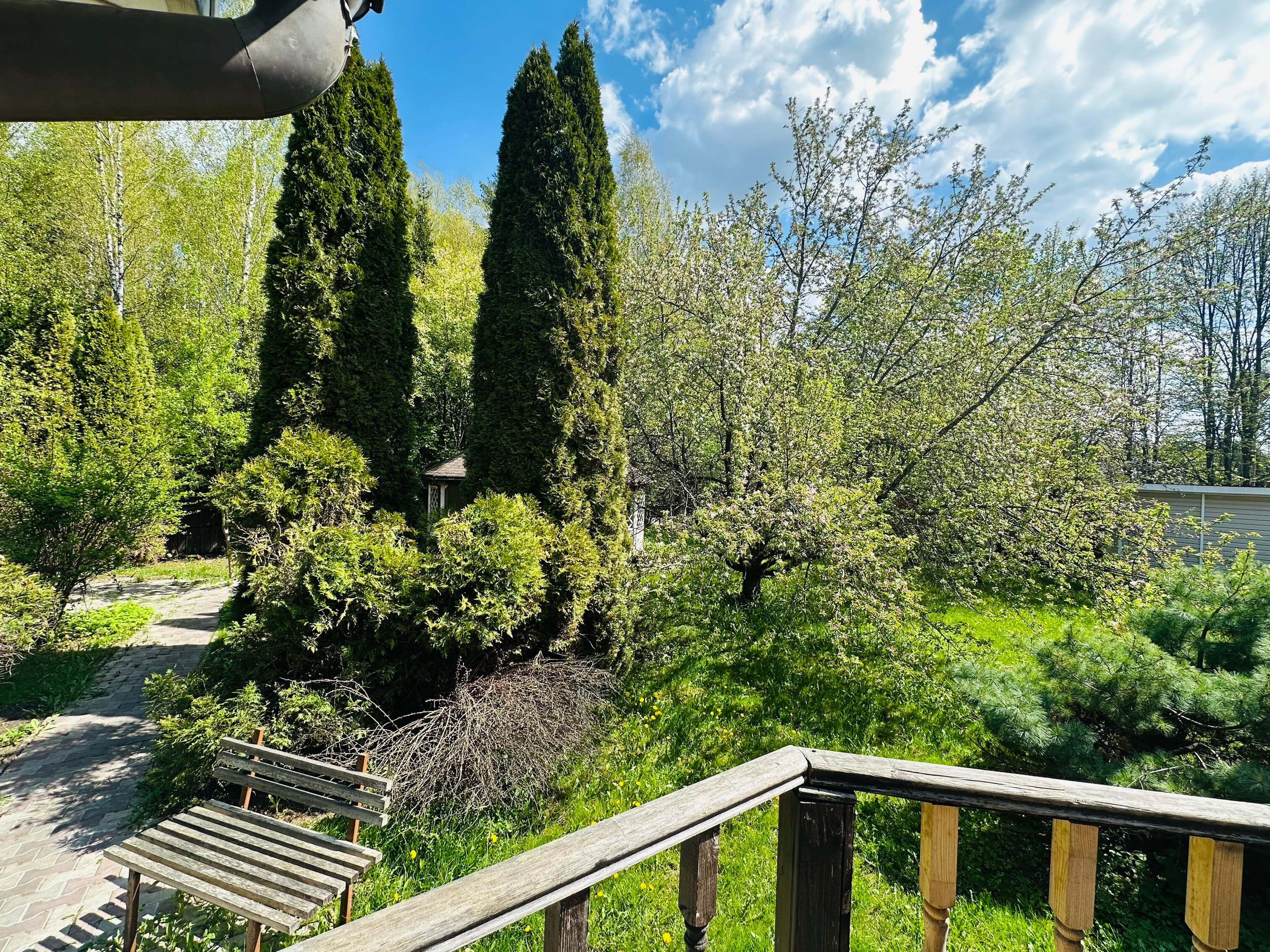 Фото Загородный дом с бассейном