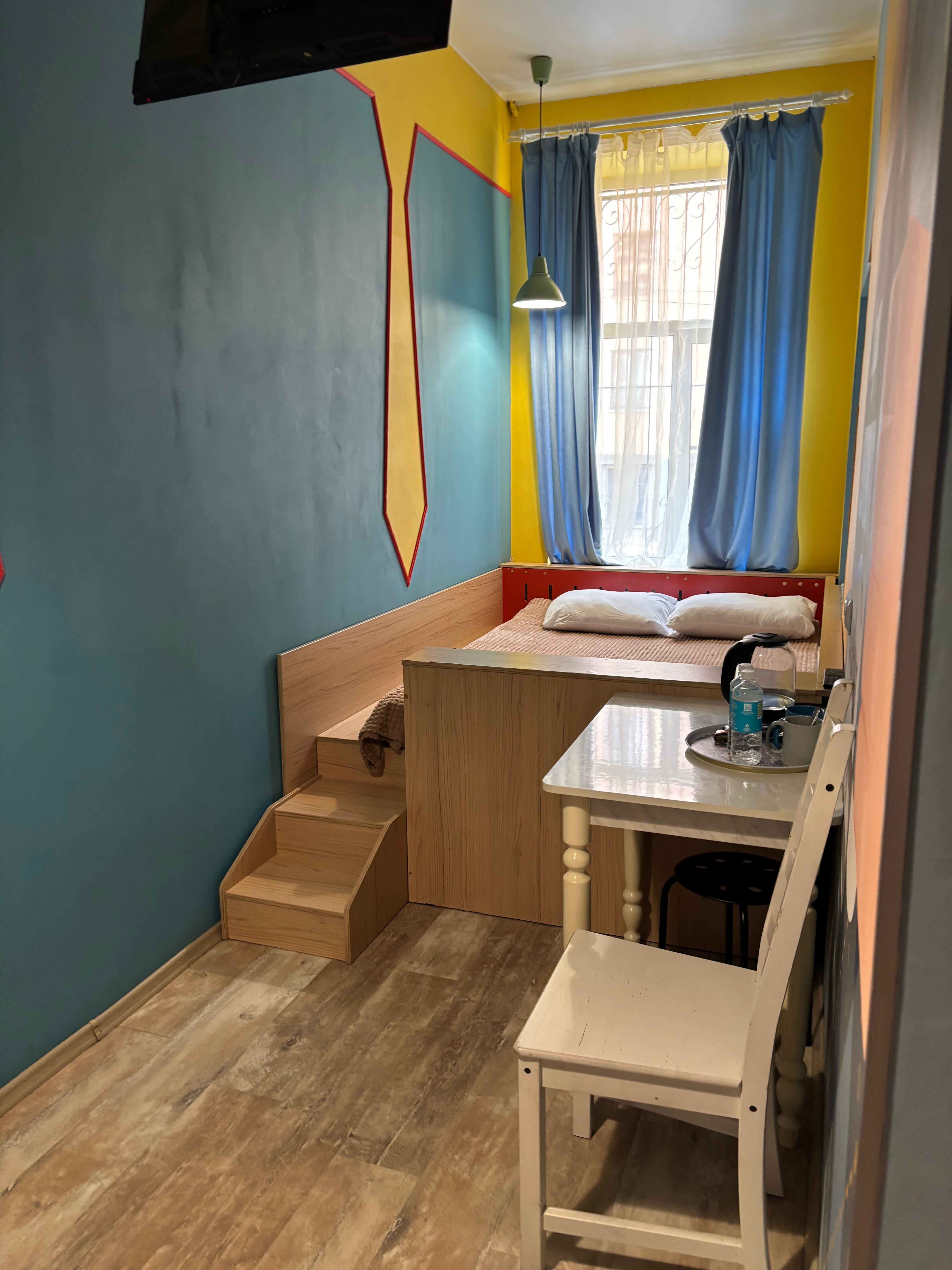 Фото Современник