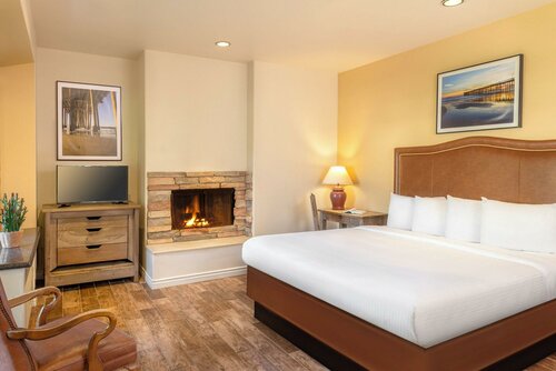Гостиница Clocktower Inn Ventura в Вентуре