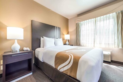 Гостиница Quality Inn & Suites Bainbridge Island