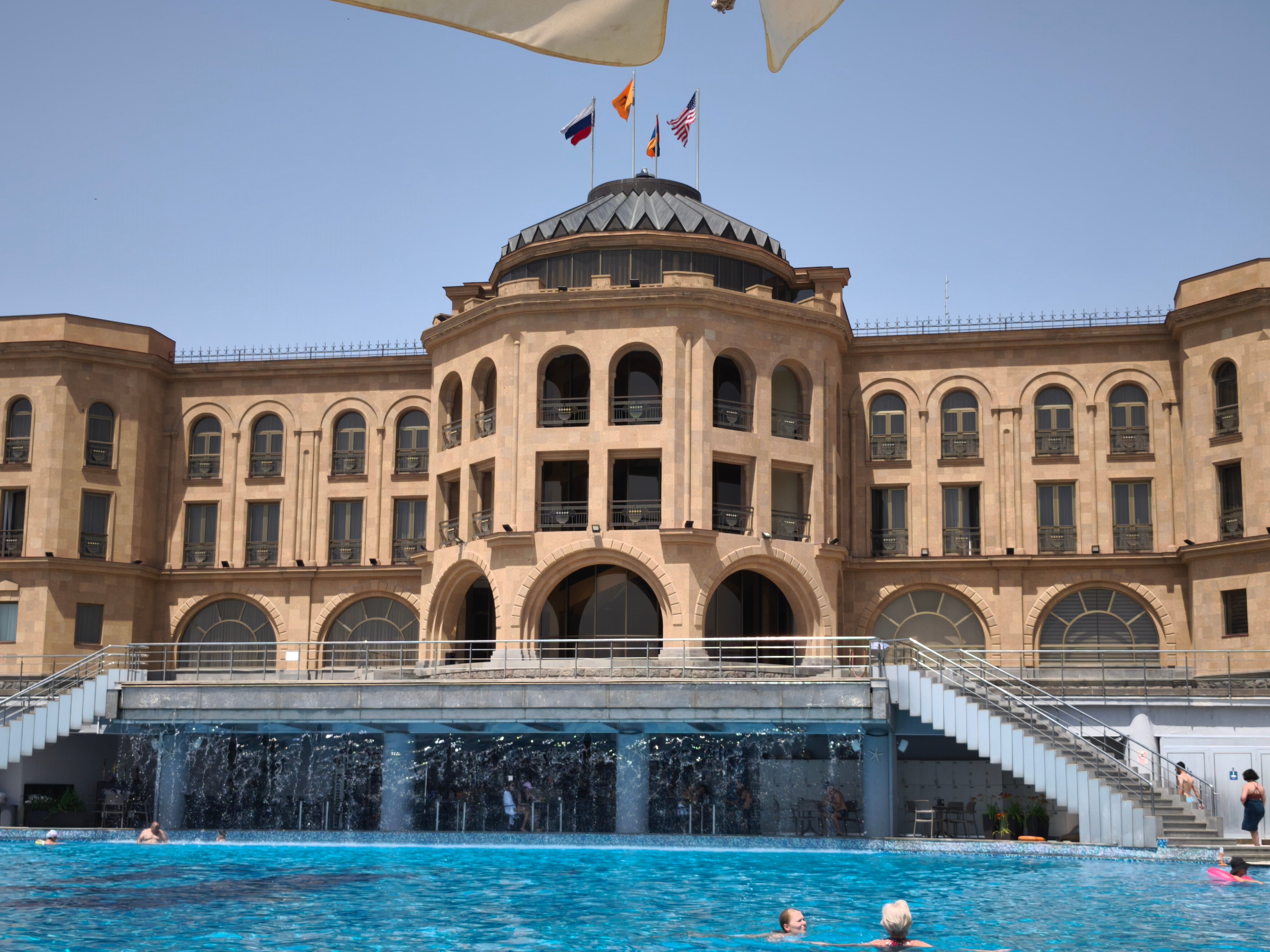 Фото Latar Комплекс