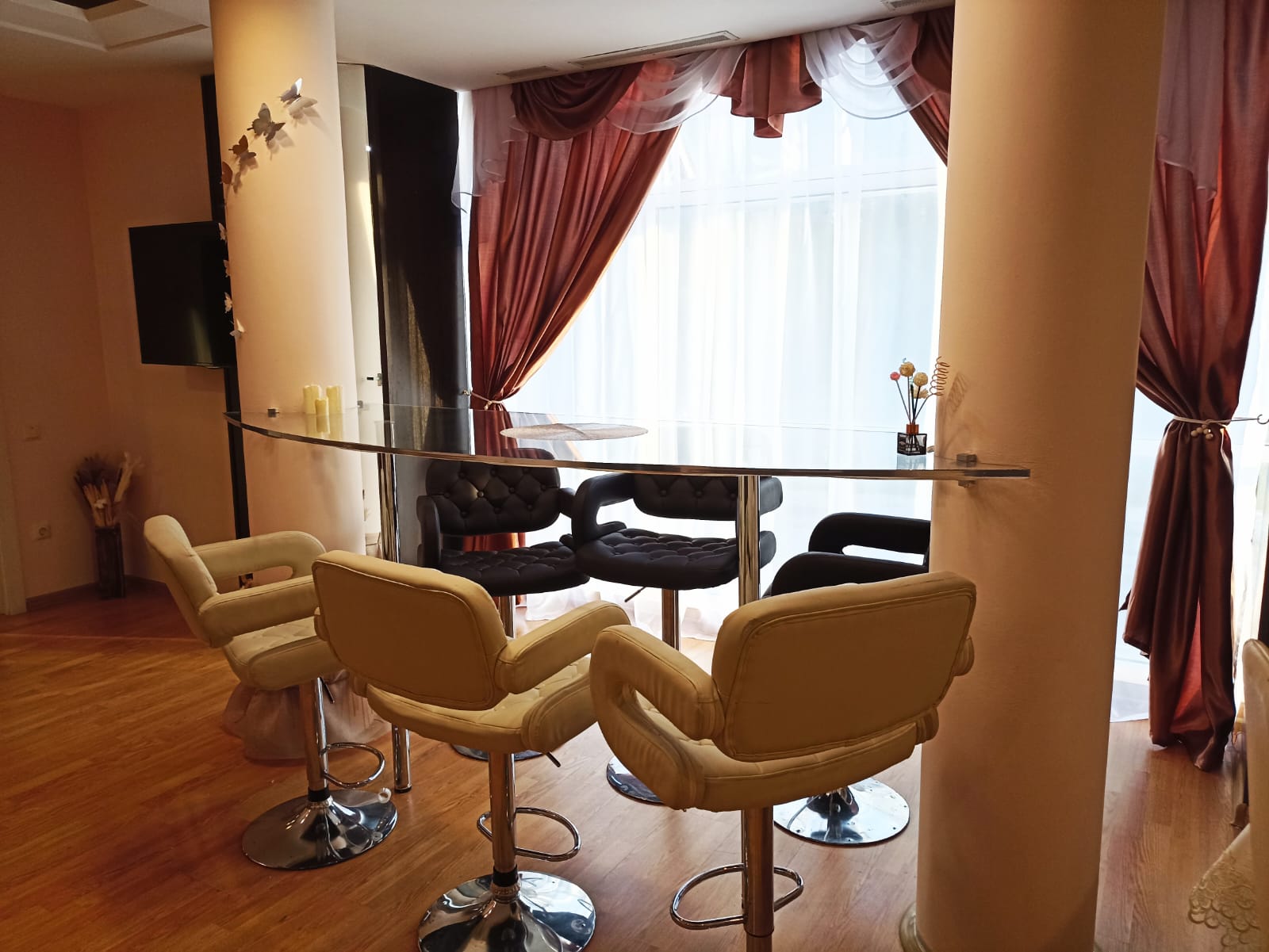 Фото Апартаменты евродвушка с джакузи и сауной 65кв. м