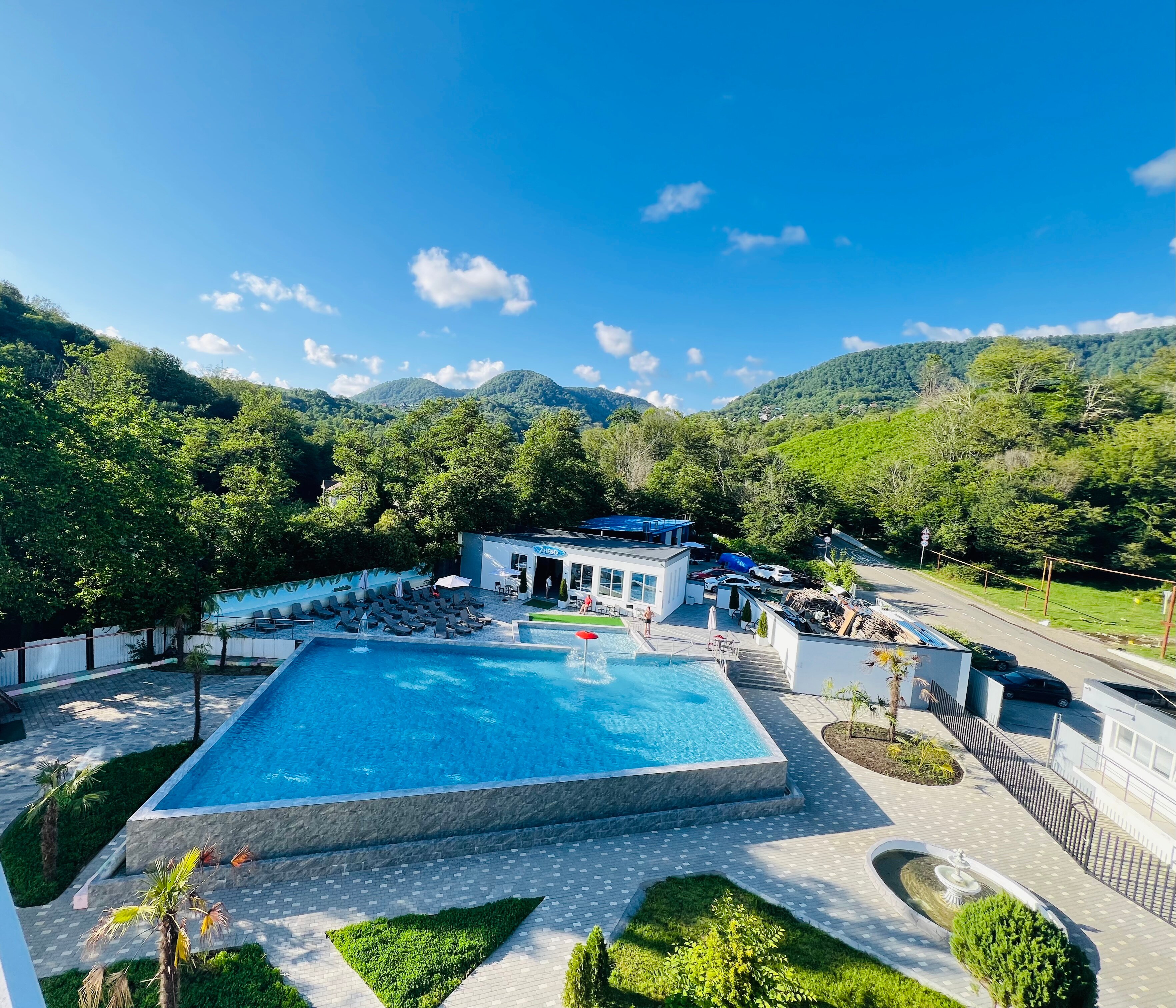 Фото отеля 1