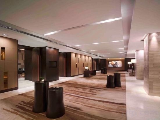 Фото New World Makati Hotel