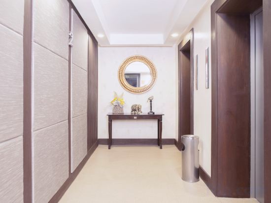 Фото The Charter House