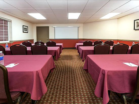 Фото Ramada by Wyndham Portland