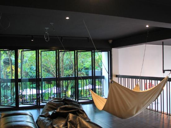 Фото The Common Hostel