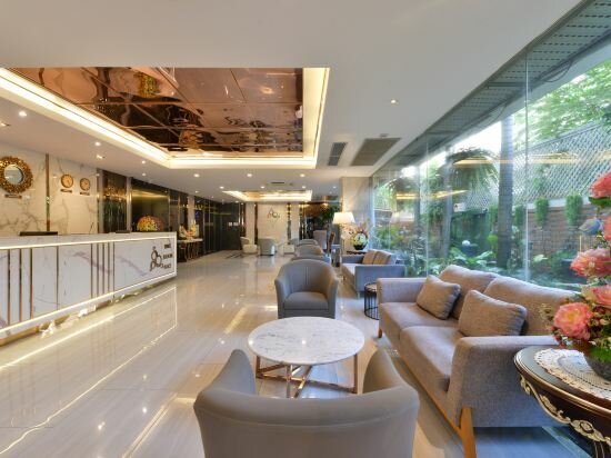 Фото Three Seasons Place