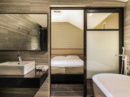 Фото Venue Hotel The Lily