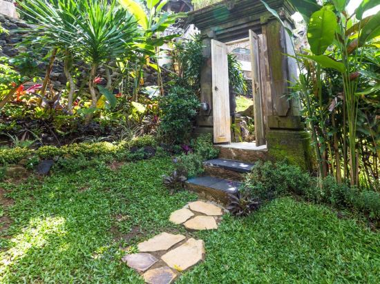 Фото Pondok Sebatu Villa