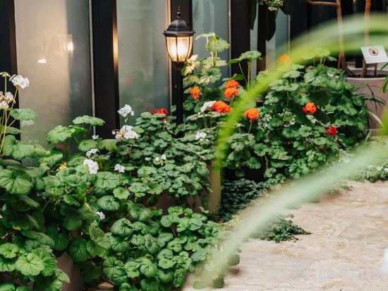 Фото Tbilisi Laerton Hotel